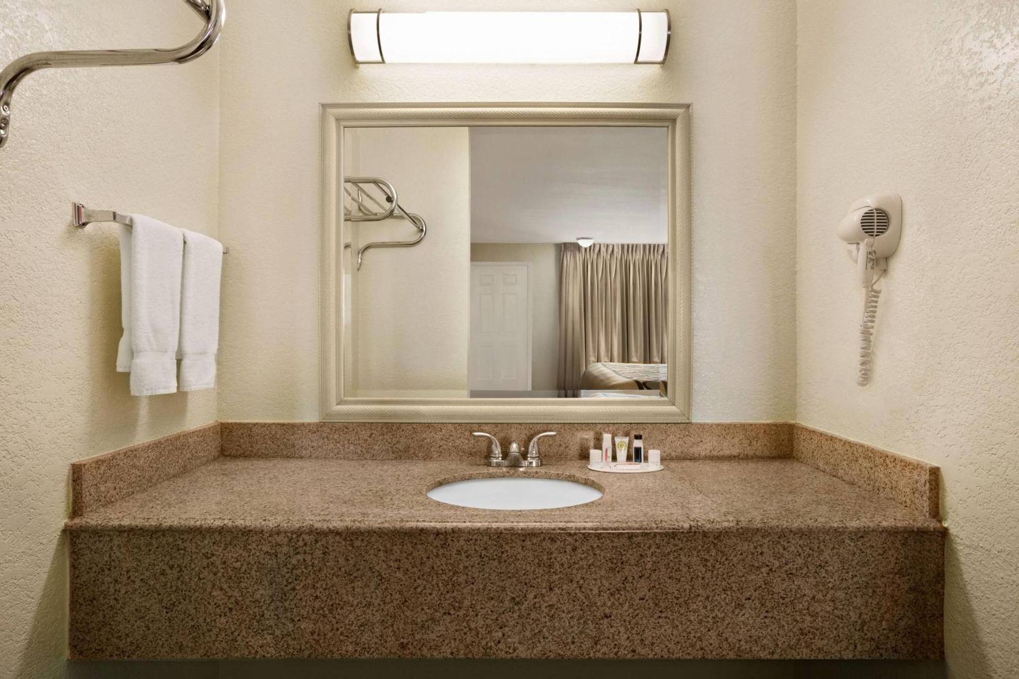 Super 8 By Wyndham Corsicana Extérieur photo