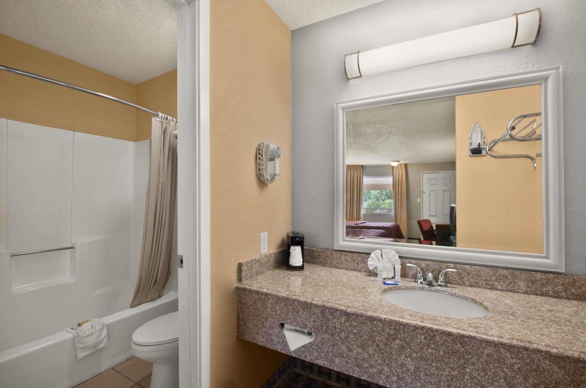 Super 8 By Wyndham Corsicana Extérieur photo