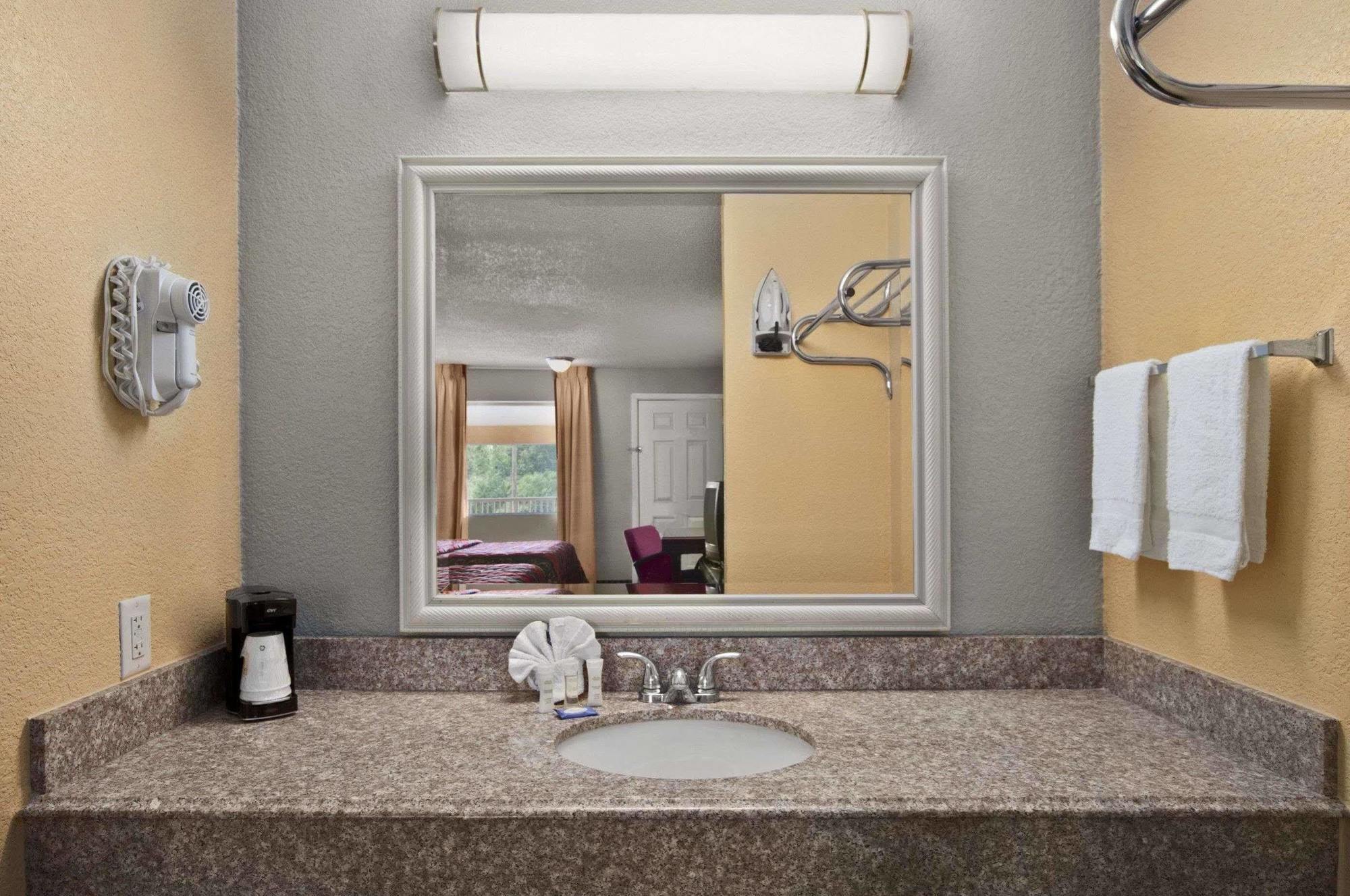 Super 8 By Wyndham Corsicana Extérieur photo