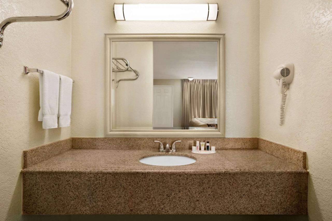 Super 8 By Wyndham Corsicana Extérieur photo