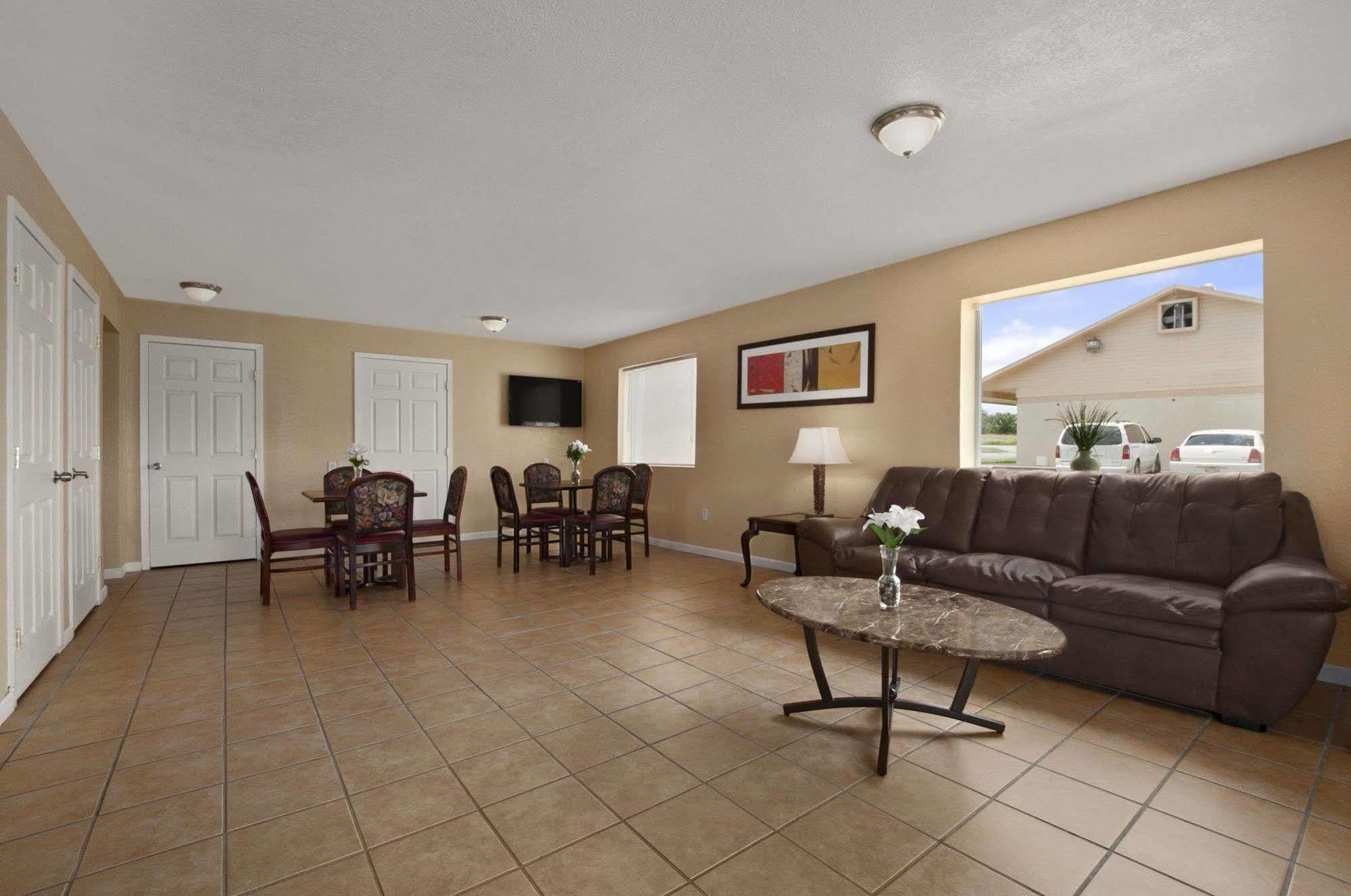 Super 8 By Wyndham Corsicana Extérieur photo