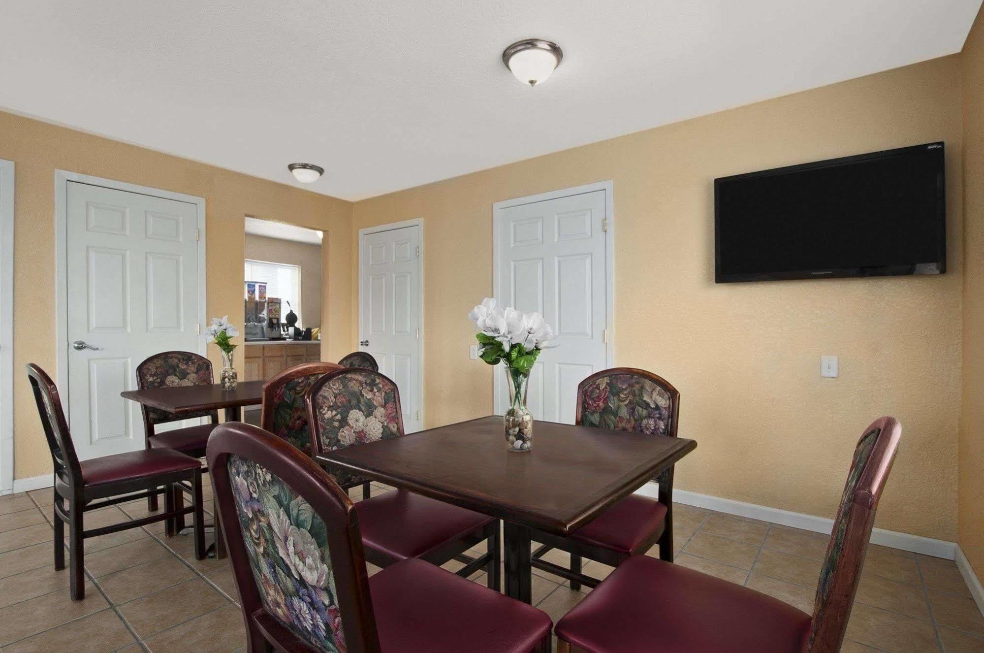 Super 8 By Wyndham Corsicana Extérieur photo